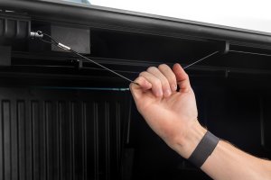 Ford F-150 Hard Low-Profile Bed Cover - Rough Country - Tri-Fold, 6'7